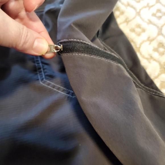 ⬇️ Kuhl shorts with knit side panels - Picture 11 of 11